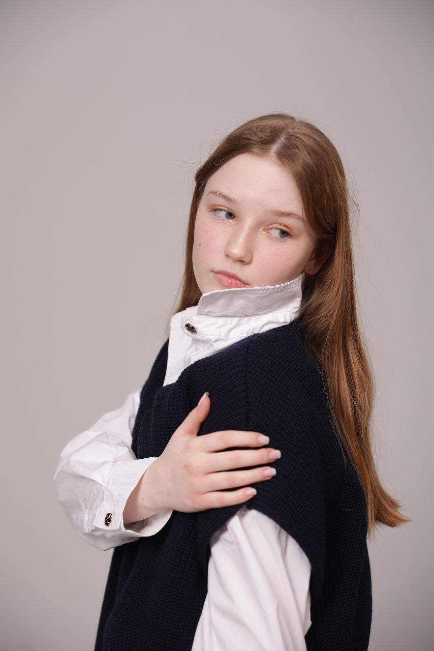 Жилет для девочки "Синди" (синий)